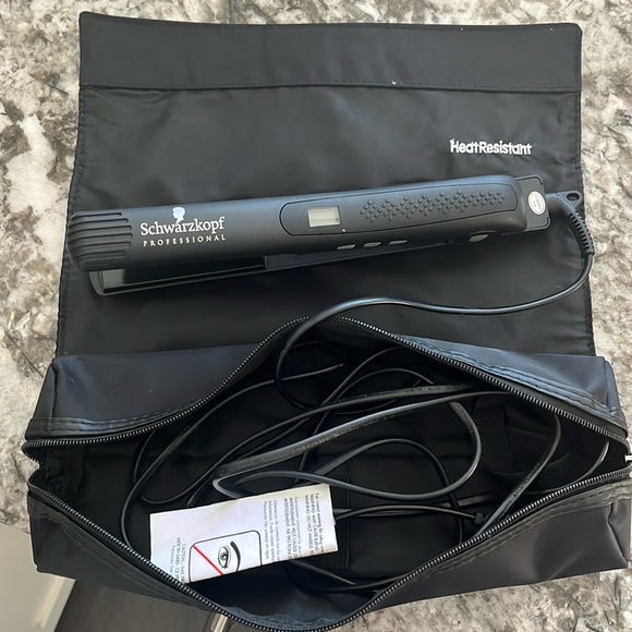 Schwarzkopf Professional Other - Schwarzkopf professional flat iron